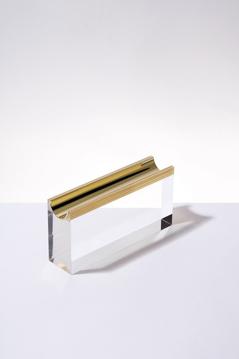  黄铜与树脂的诗意结合